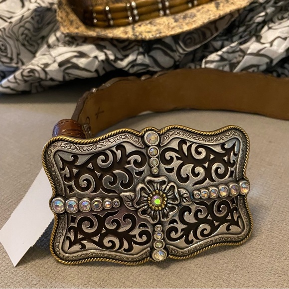 2-599 NWT Leather Western Belt with Rhinestone Trophy Belt Buckle - Picture 6 of 6